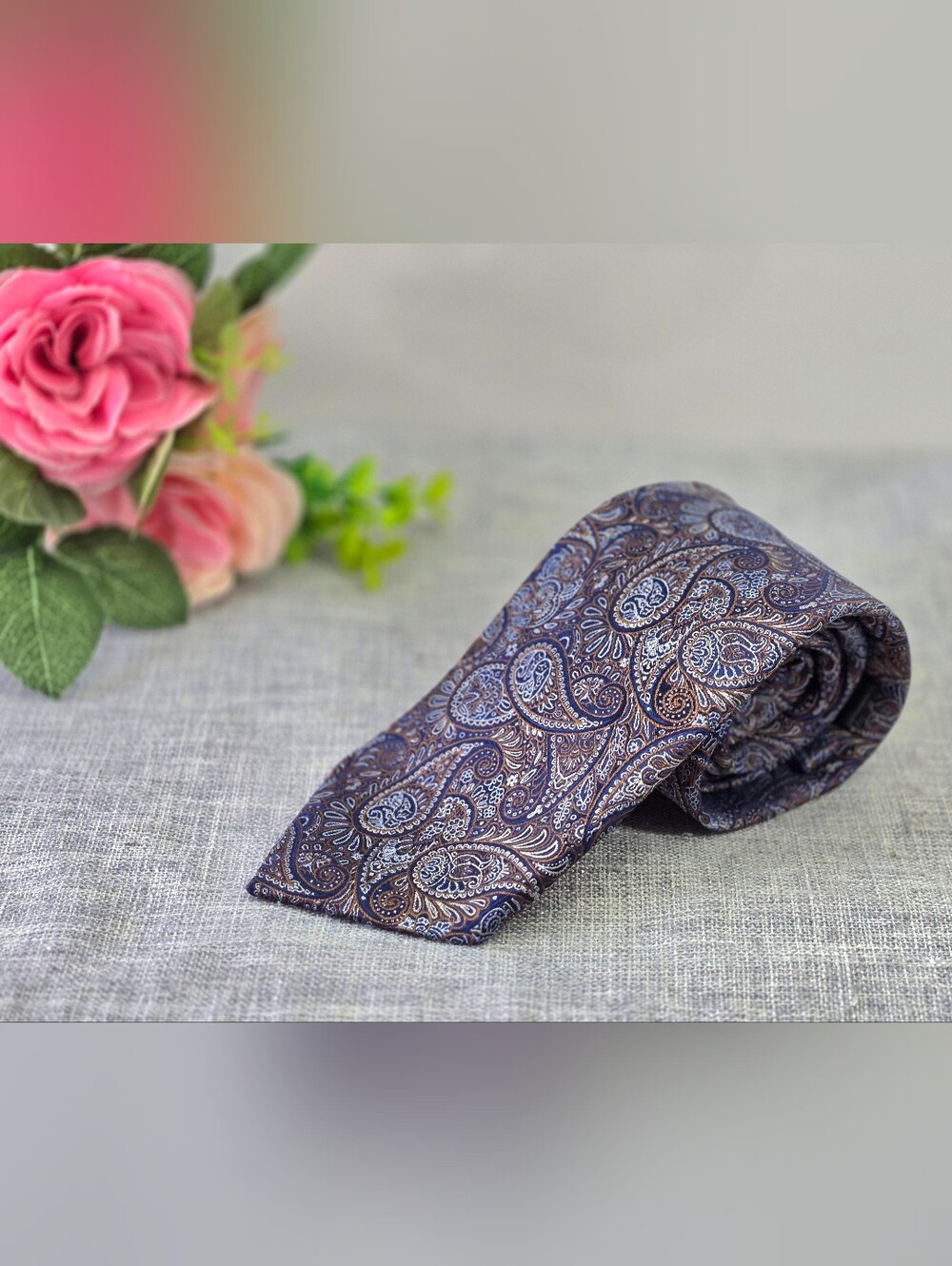 FORSYTH OF CANADA Men's Tie Silk Blue Brown Intricate Woven Paisley Modern